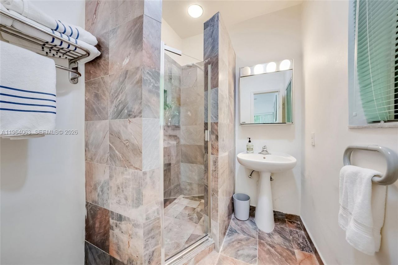 278 S Island Dr, Golden Beach, FL 33160 Photo