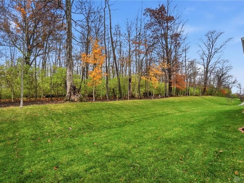 575 Carrick Drive, Dayton, OH 45458 Photo 32