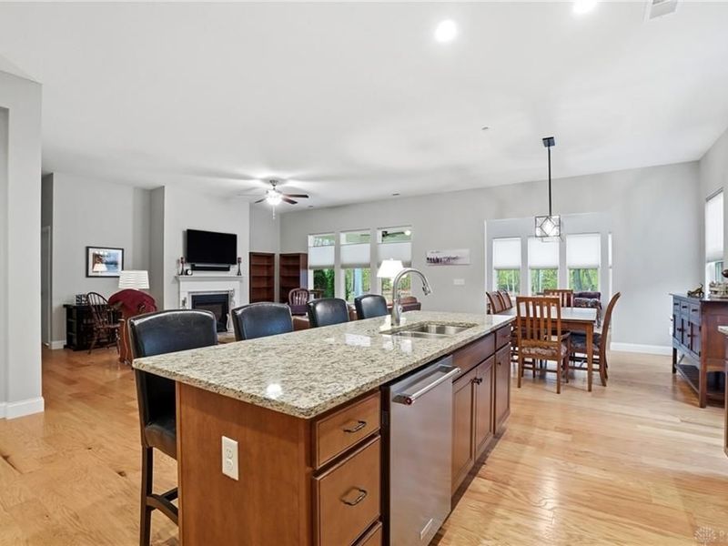 575 Carrick Drive, Dayton, OH 45458 Photo 6