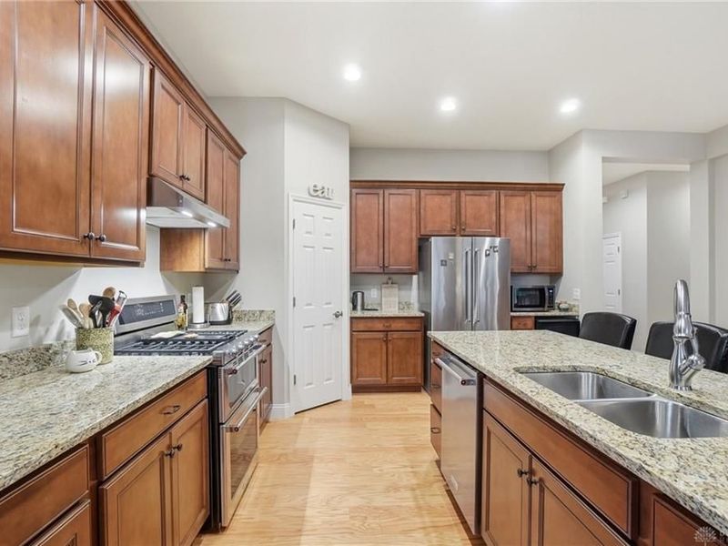 575 Carrick Drive, Dayton, OH 45458 Photo 8