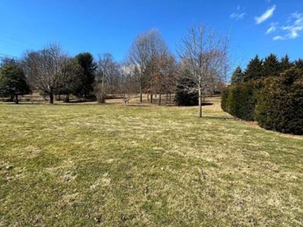 5738 PIGEON HILL ROAD, SPRING GROVE, PA 17362