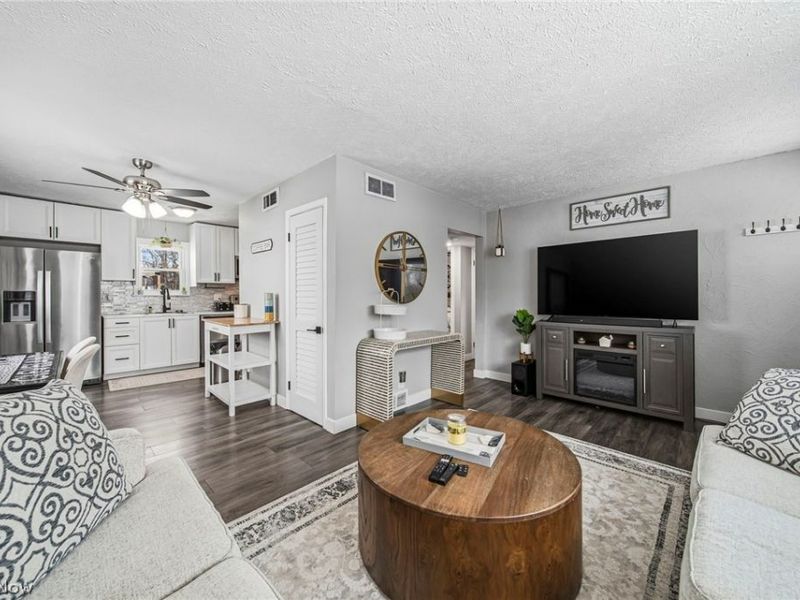 1257 Waverly Road, Eastlake, OH 44095 Photo 6