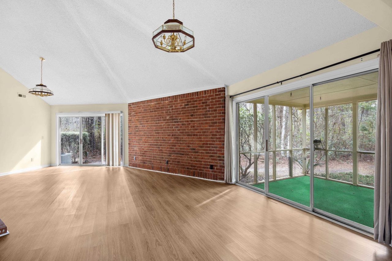 437 Deer Run Ave.  Photo 5