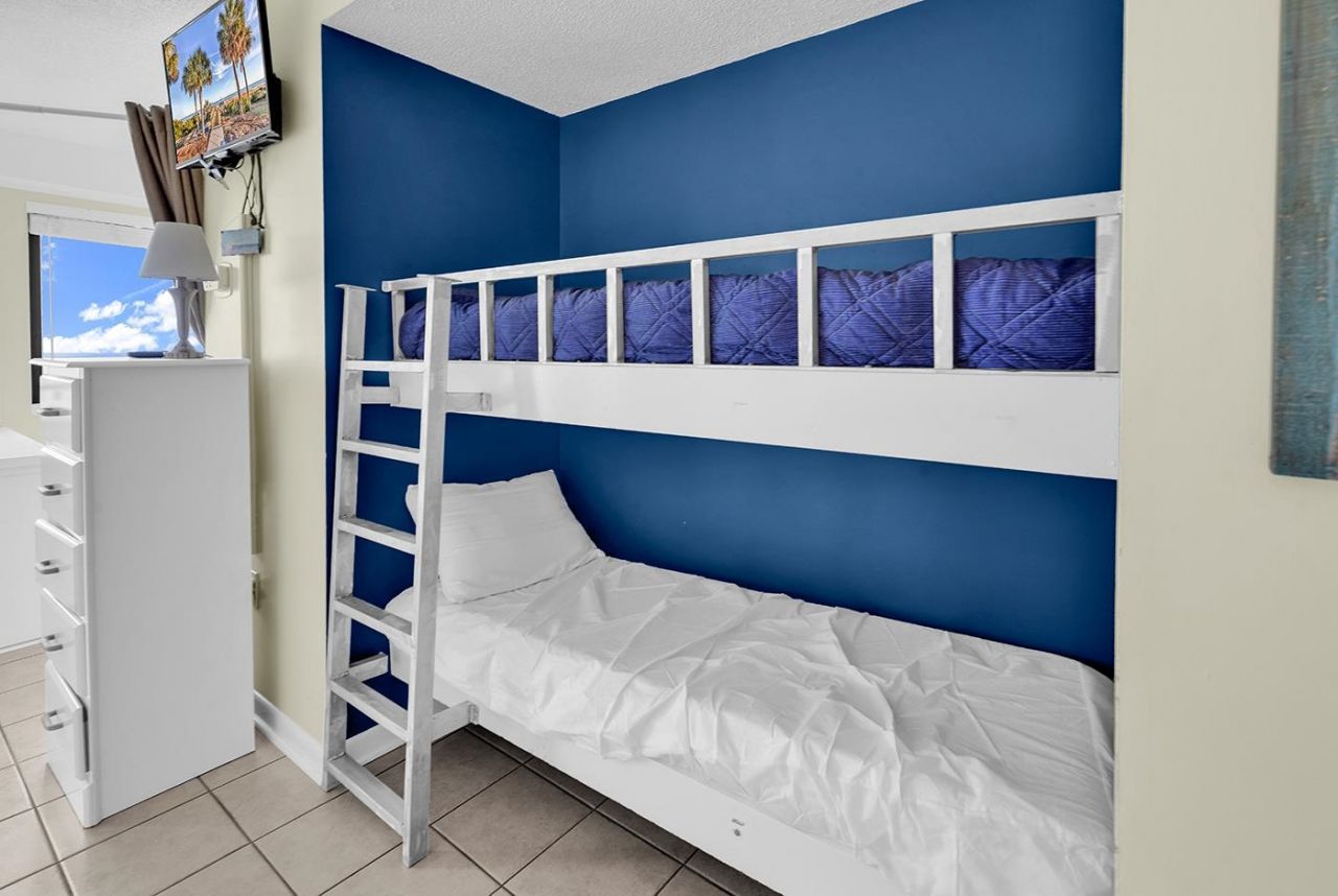 5905 S Kings Highway Photo 6