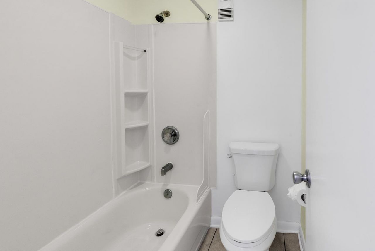 5905 S Kings Highway Photo 8