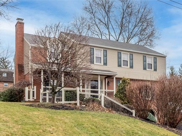 6077 Great Dane Drive, Bethel Park, PA 15102