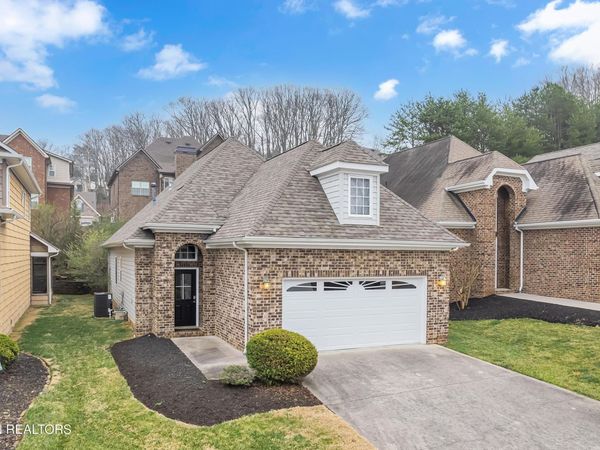 1036 Gothic Manor Way, Knoxville, TN 37923