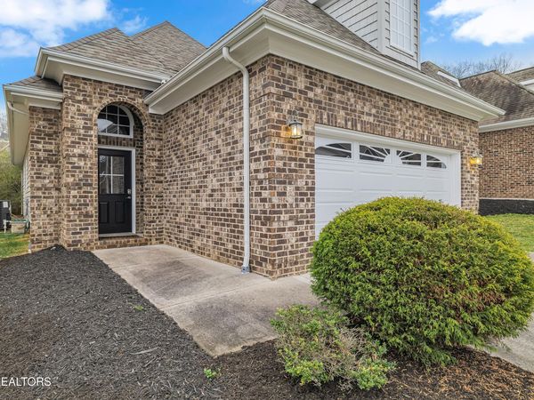 1036 Gothic Manor Way, Knoxville, TN 37923