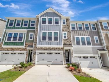 2716 Hunter Woods Drive, Unit #631, Apex, NC 27502