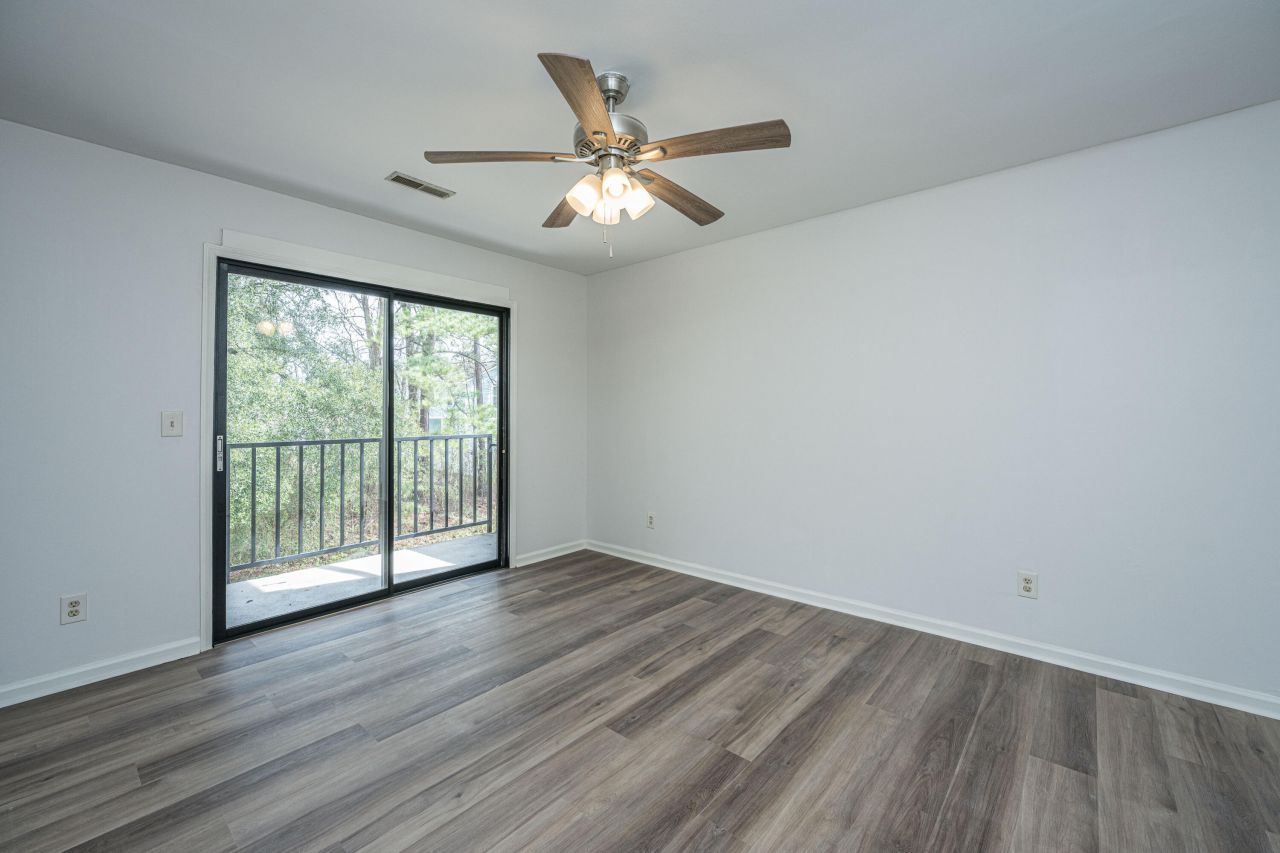 555 Travelers Boulevard Photo 13