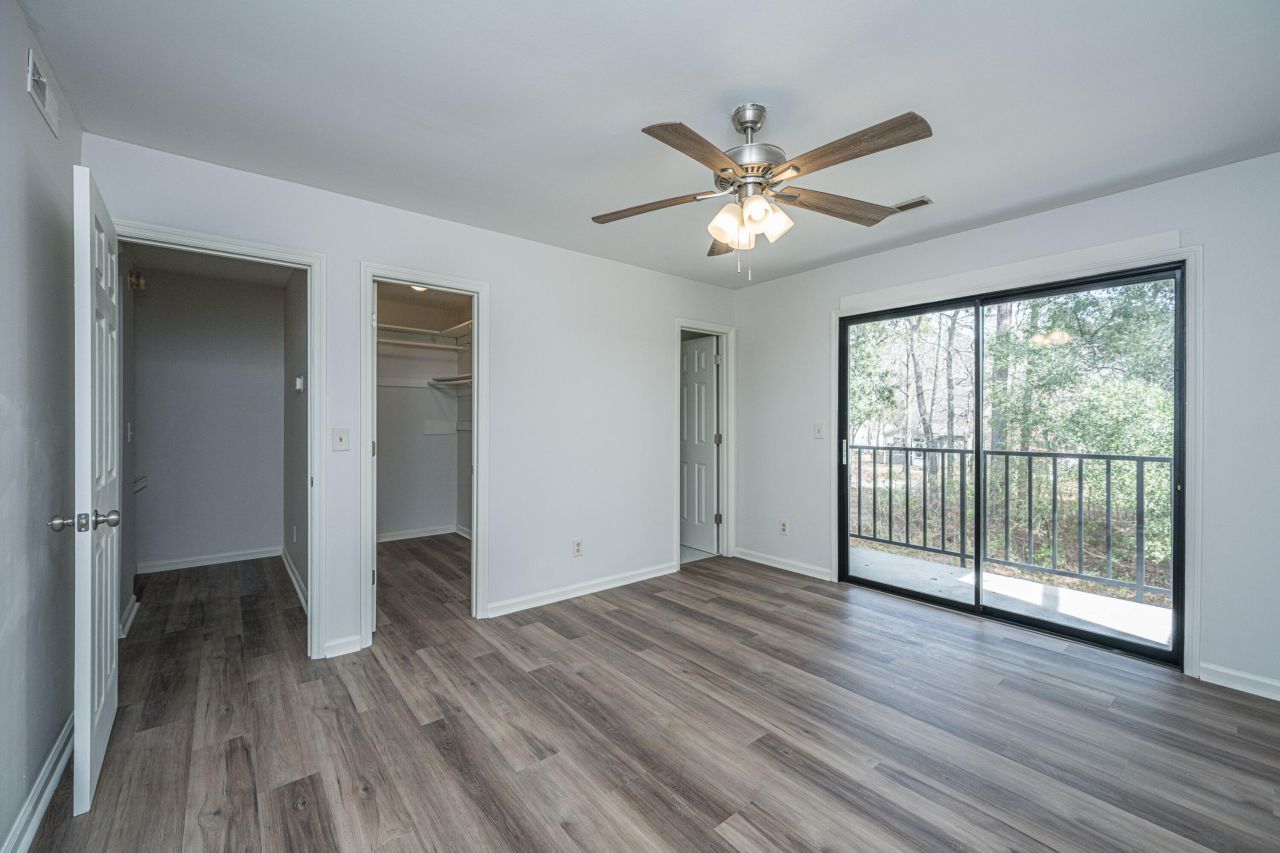 555 Travelers Boulevard Photo 14