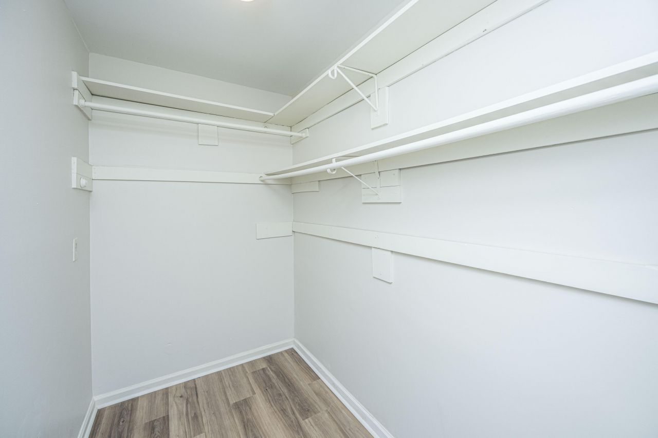 555 Travelers Boulevard Photo 18