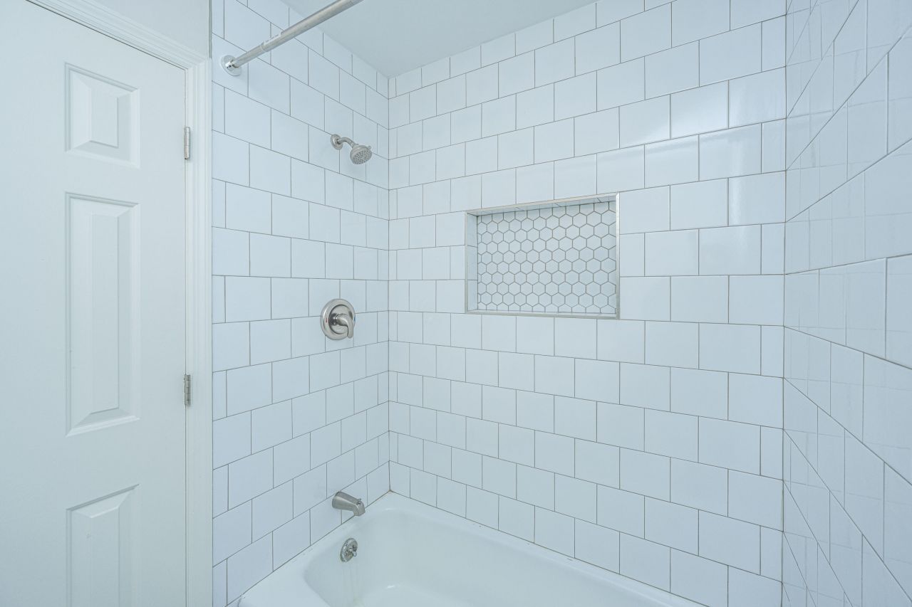 555 Travelers Boulevard Photo 25