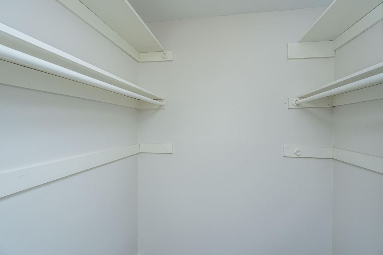 555 Travelers Boulevard Photo 26