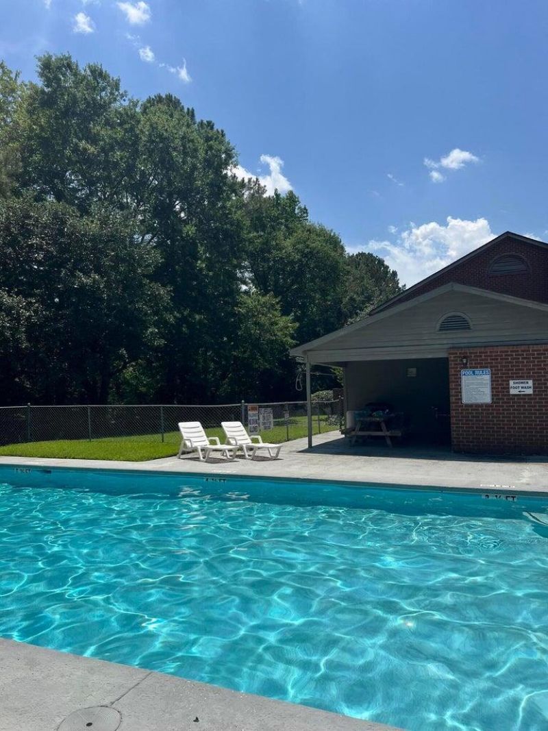 555 Travelers Boulevard Photo 33