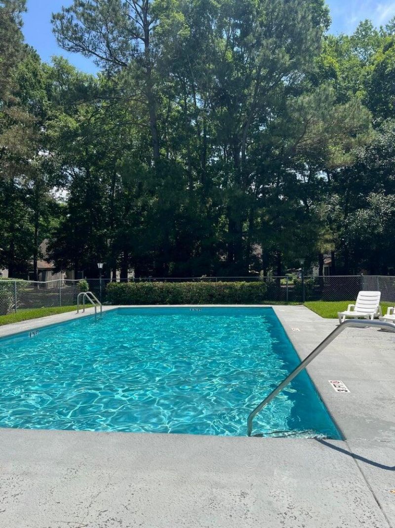 555 Travelers Boulevard Photo 34