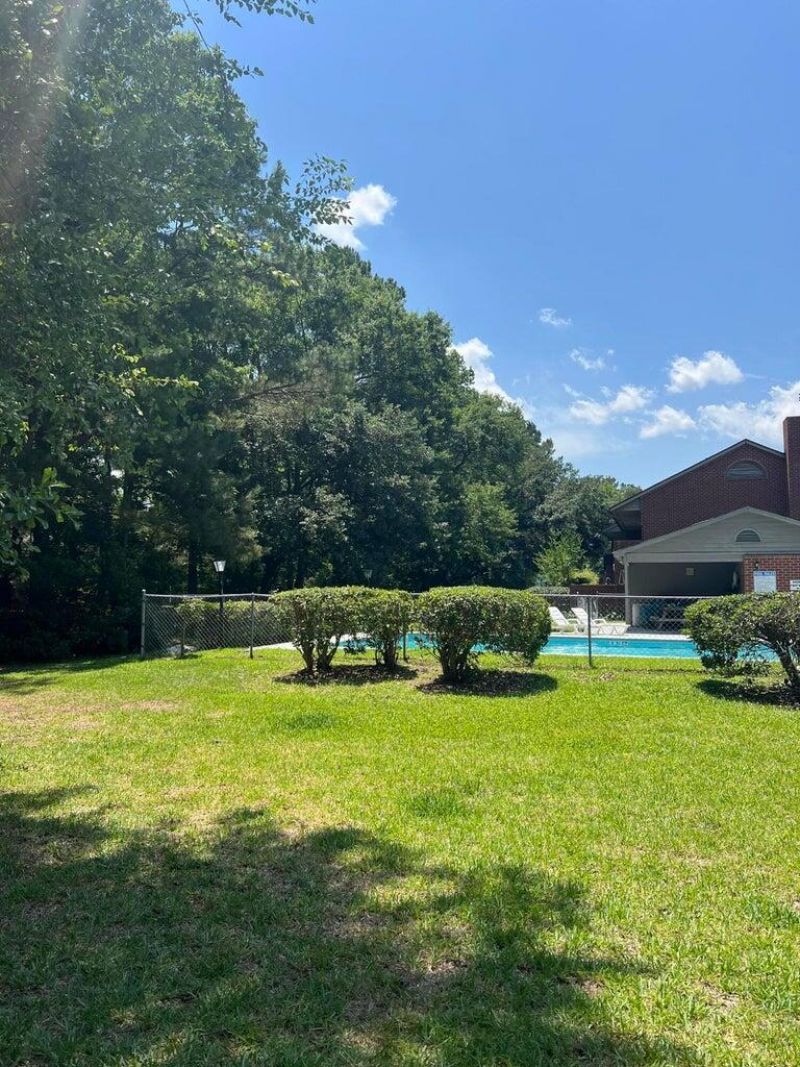 555 Travelers Boulevard Photo 35