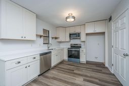 555 Travelers Boulevard photo 4