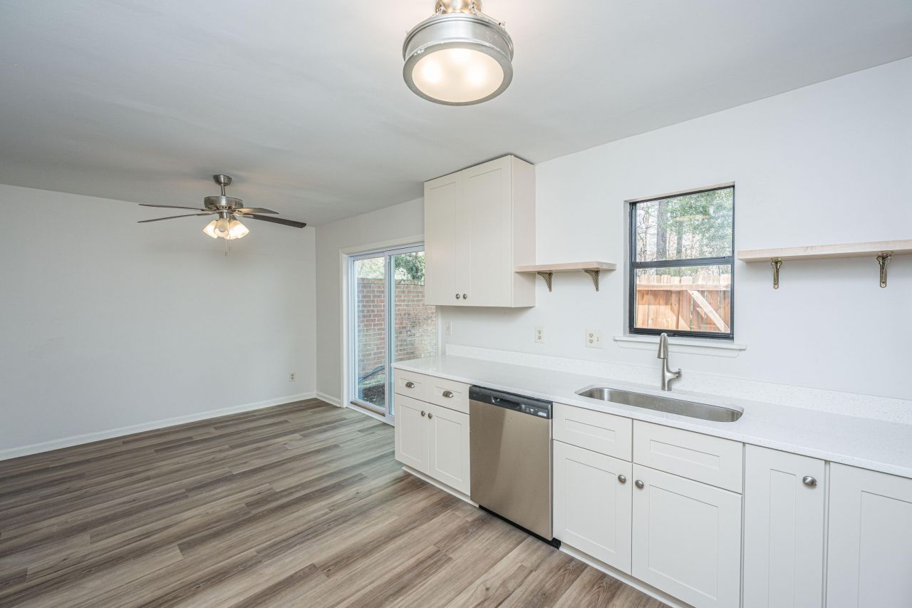 555 Travelers Boulevard Photo 9