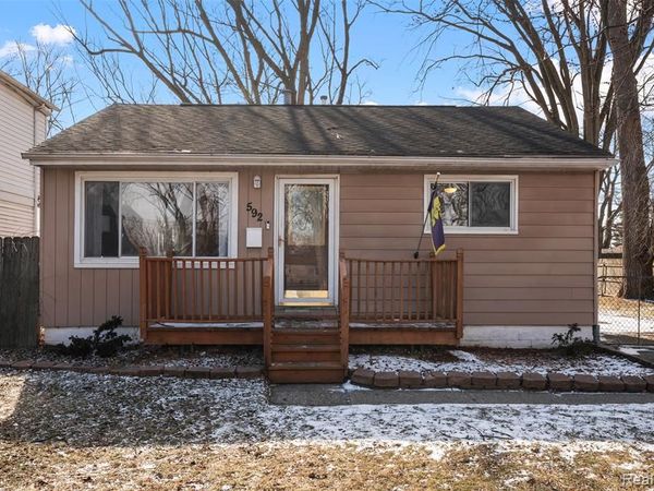 592 E Dallas Avenue, Madison Heights, MI 48071
