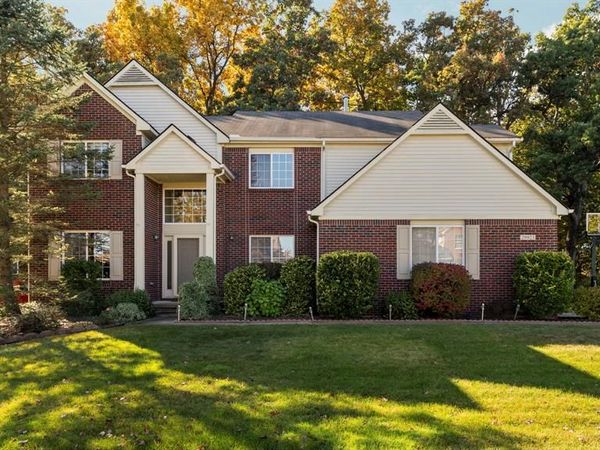 29923 Bradford Drive, Lyon Twp, MI 48165