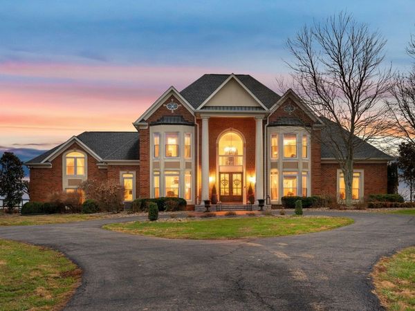 1600 Oakdale Rd , Westmoreland, TN 37186