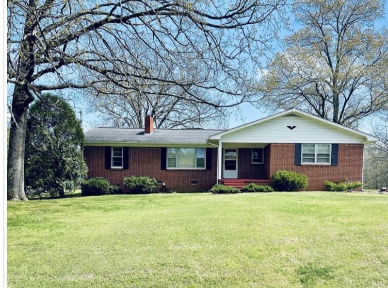 106 Smith Ave, Camden, TN 38320 Main Photo