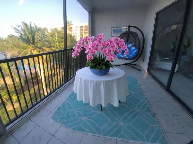 2205 S Cypress Bend Drive, Unit 501, Pompano Beach, FL 33069 Photo