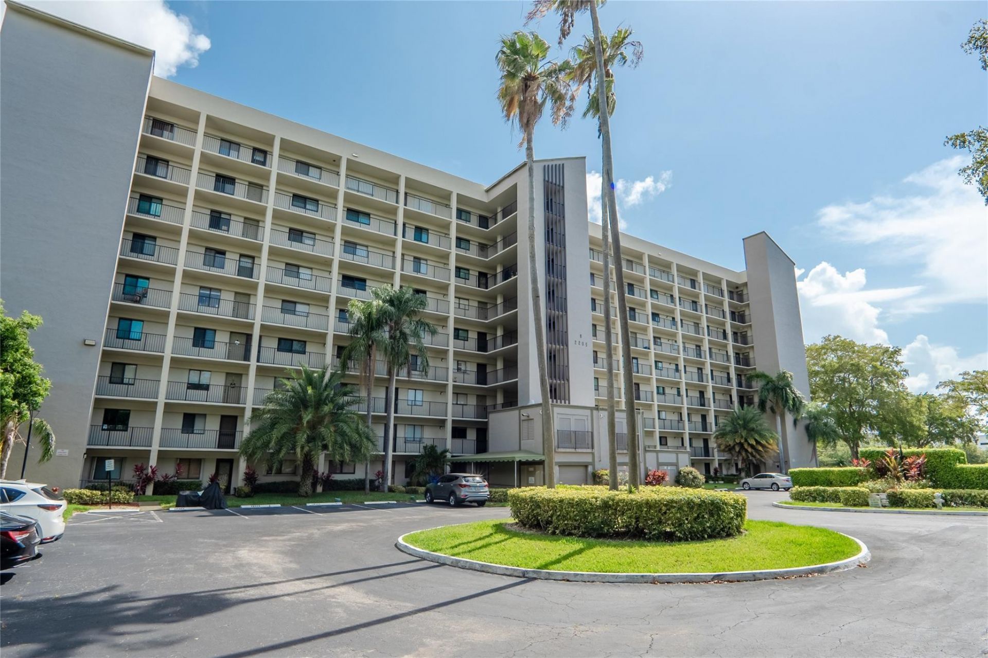 2205 S Cypress Bend Drive, Unit 501, Pompano Beach, FL 33069 Photo