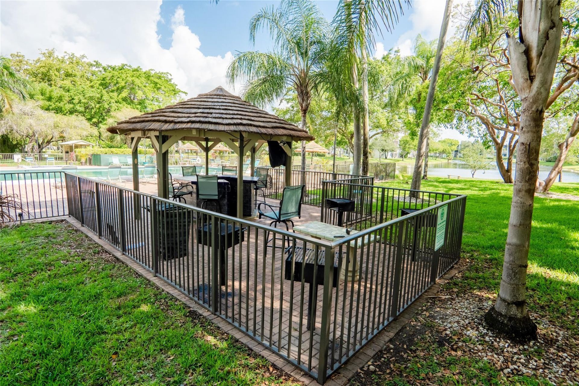 2205 S Cypress Bend Drive, Unit 501, Pompano Beach, FL 33069 Photo