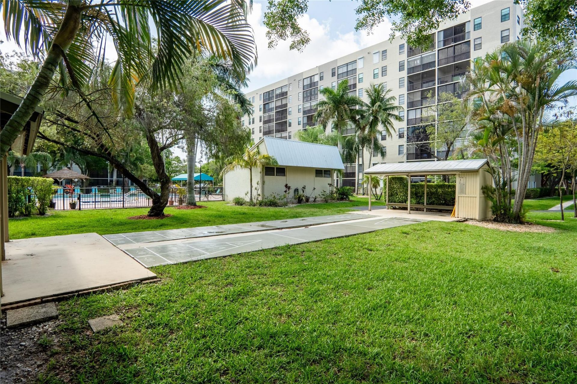 2205 S Cypress Bend Drive, Unit 501, Pompano Beach, FL 33069 Photo