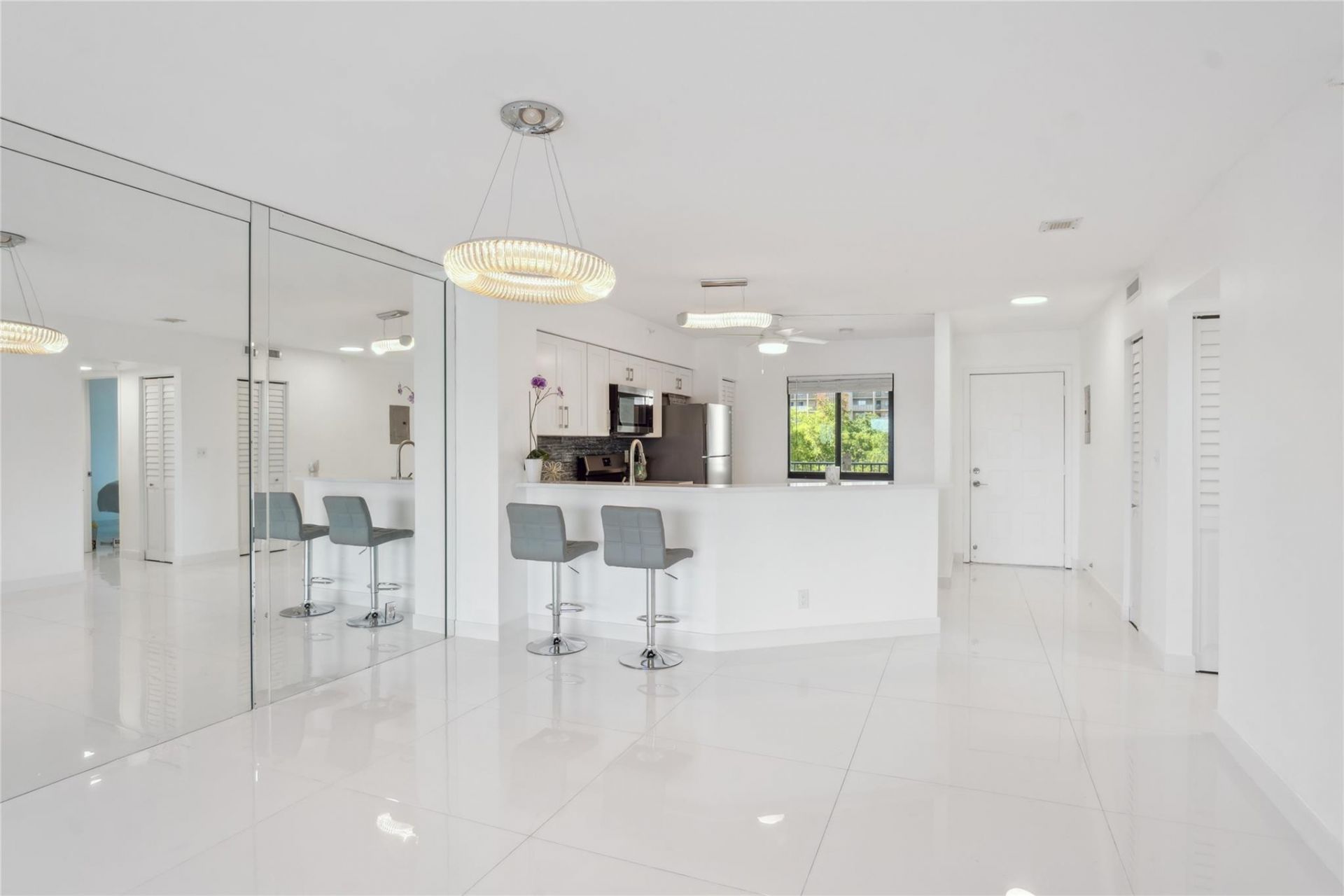 2205 S Cypress Bend Drive, Unit 501, Pompano Beach, FL 33069 Photo