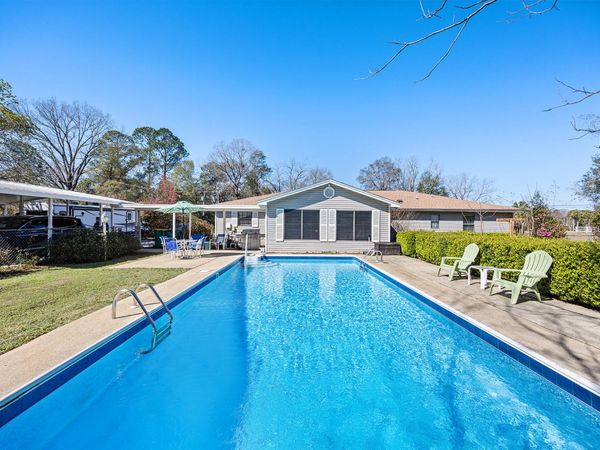 5855 Houston Lane, Crestview, FL 32539