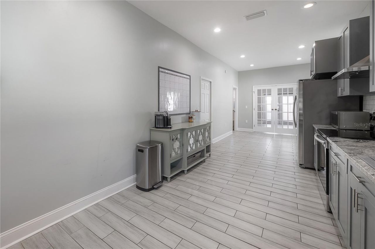 2341 W Chestnut Street, Tampa, FL 33607 Photo