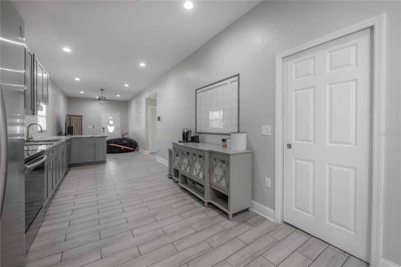 2341 W Chestnut Street, Tampa, FL 33607 Photo