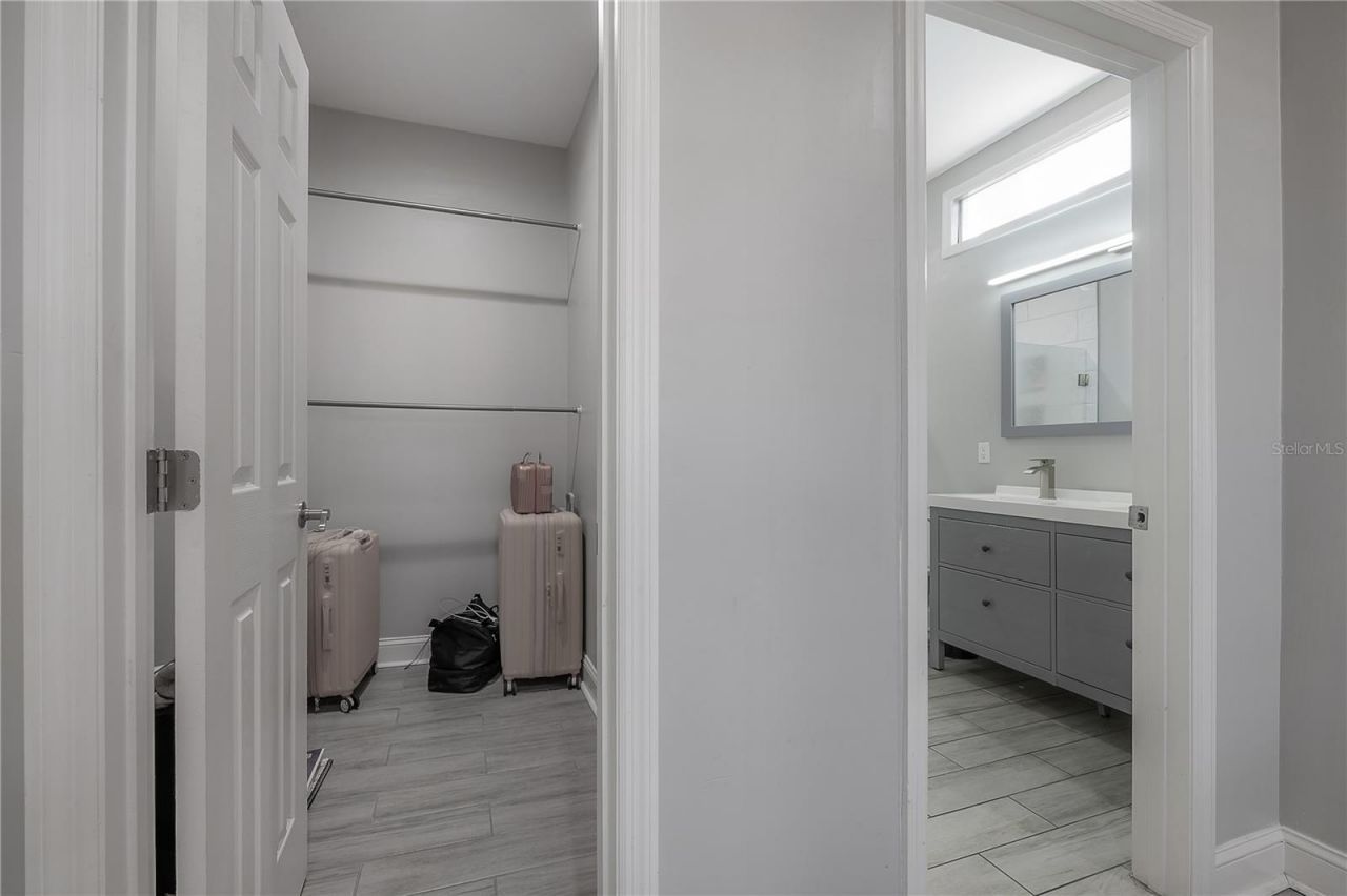 2341 W Chestnut Street, Tampa, FL 33607 Photo