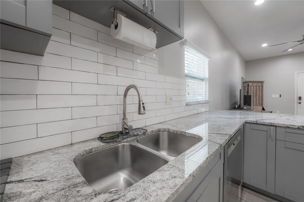 2341 W Chestnut Street, Tampa, FL 33607 Photo