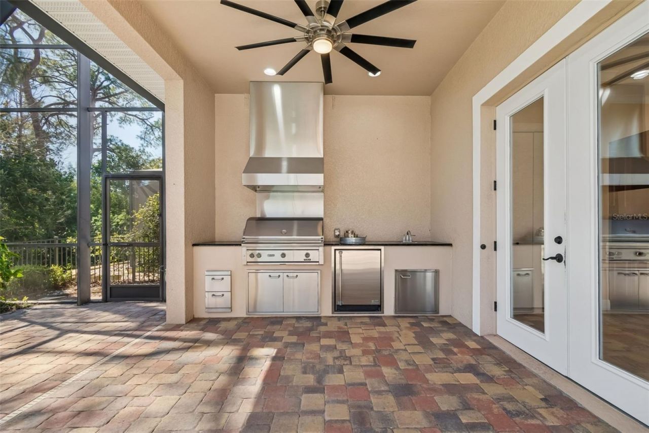 2630 Grand Lakeside Drive, Palm Harbor, FL 34684 Photo