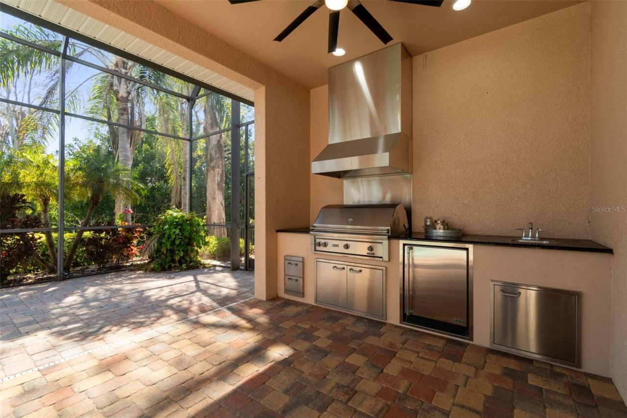 2630 Grand Lakeside Drive, Palm Harbor, FL 34684 Photo