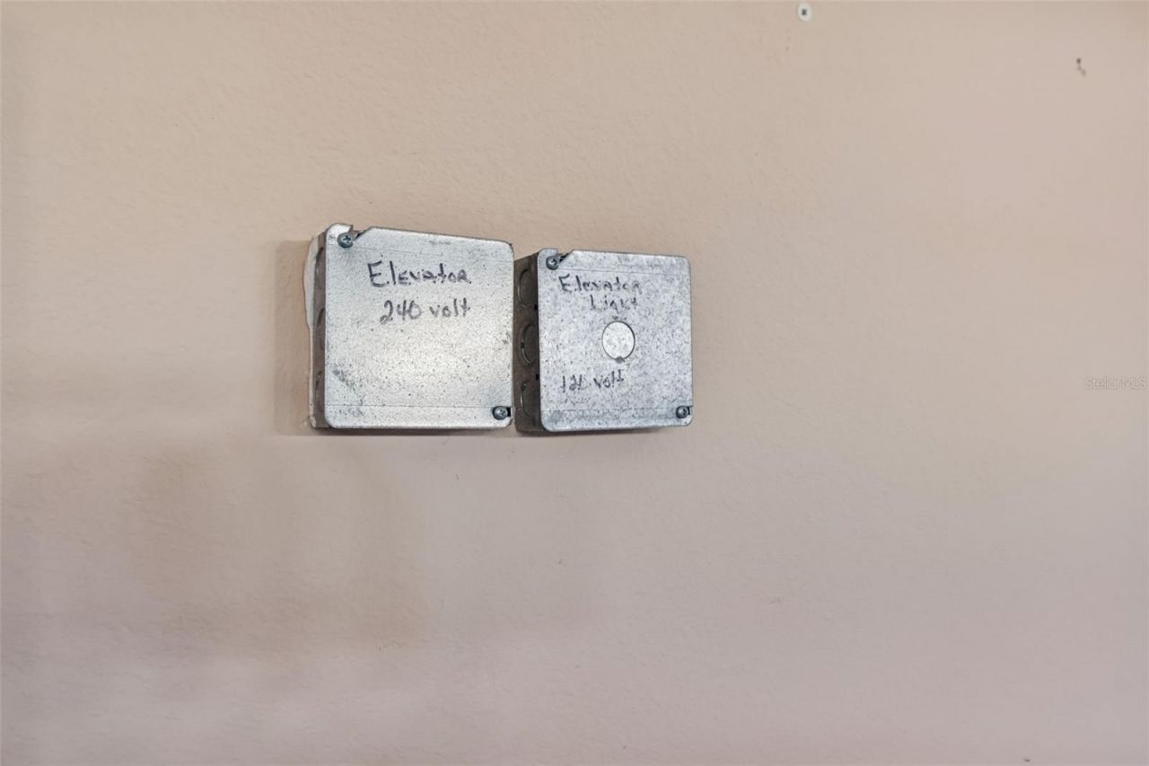 2630 Grand Lakeside Drive, Palm Harbor, FL 34684 Photo