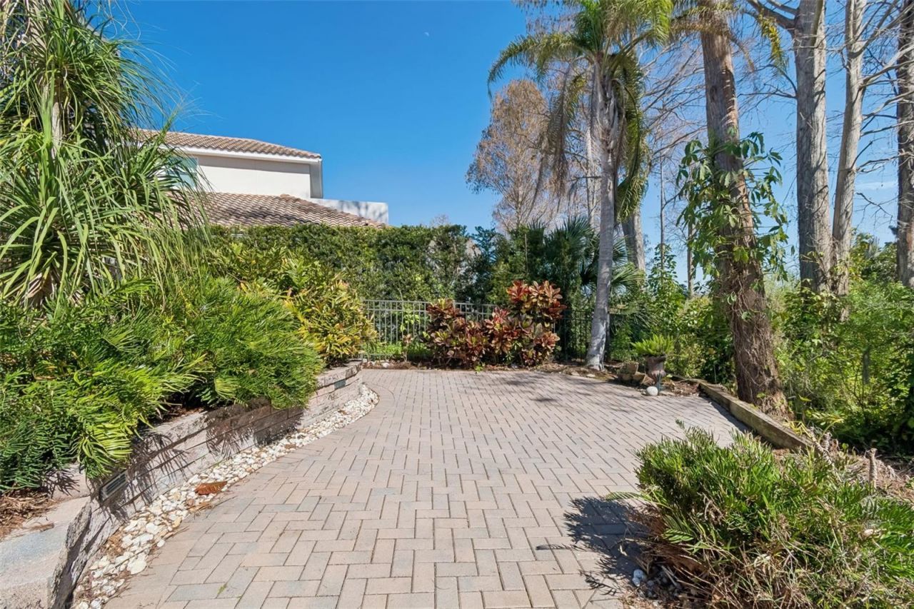 2630 Grand Lakeside Drive, Palm Harbor, FL 34684 Photo