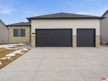 11710 N 142 Street, Waverly, NE 68462