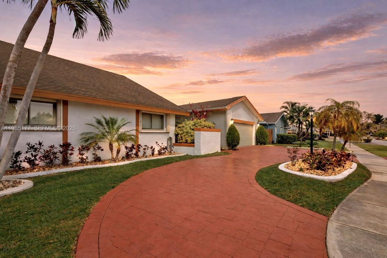 9400 SW 100th Ave Rd, Miami, FL 33176 Photo