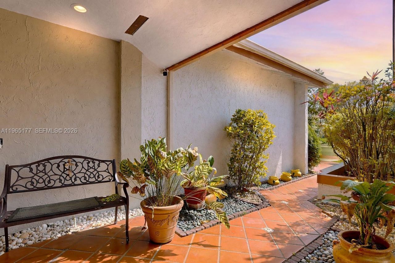 9400 SW 100th Ave Rd, Miami, FL 33176 Photo