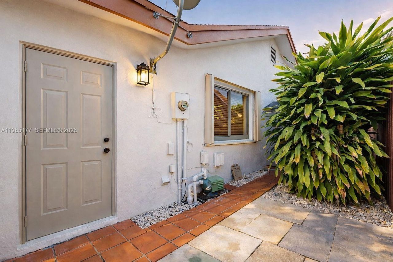 9400 SW 100th Ave Rd, Miami, FL 33176 Photo