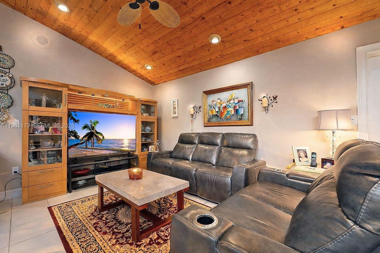 9400 SW 100th Ave Rd, Miami, FL 33176 Photo