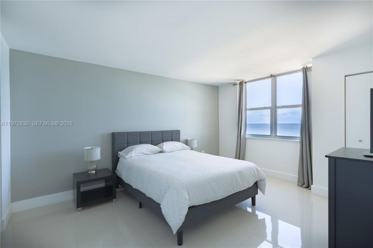 5701 Collins Ave, Unit 1204, Miami Beach, FL 33140 Photo