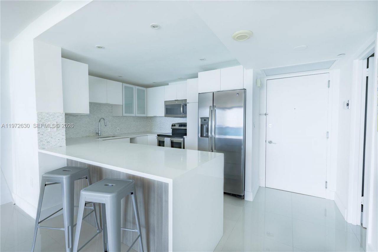 5701 Collins Ave, Unit 1204, Miami Beach, FL 33140 Photo