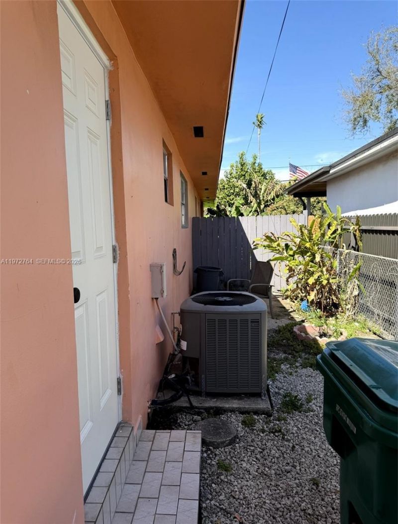 1845 NW 6th St , Unit 1845, Miami, FL 33125 Photo