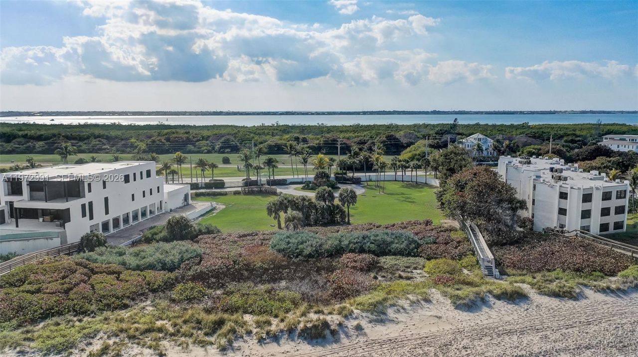 1245 NE Doubloon Dr , Hutchinson Island, FL 34996 Photo